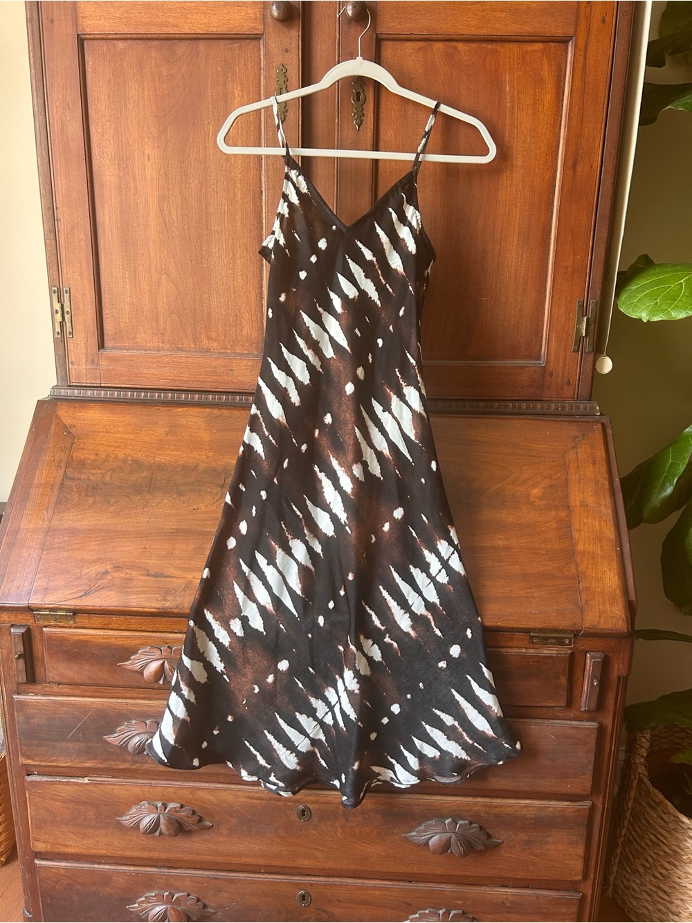 Evereve Brown and White Patterned Slip Midi Dress